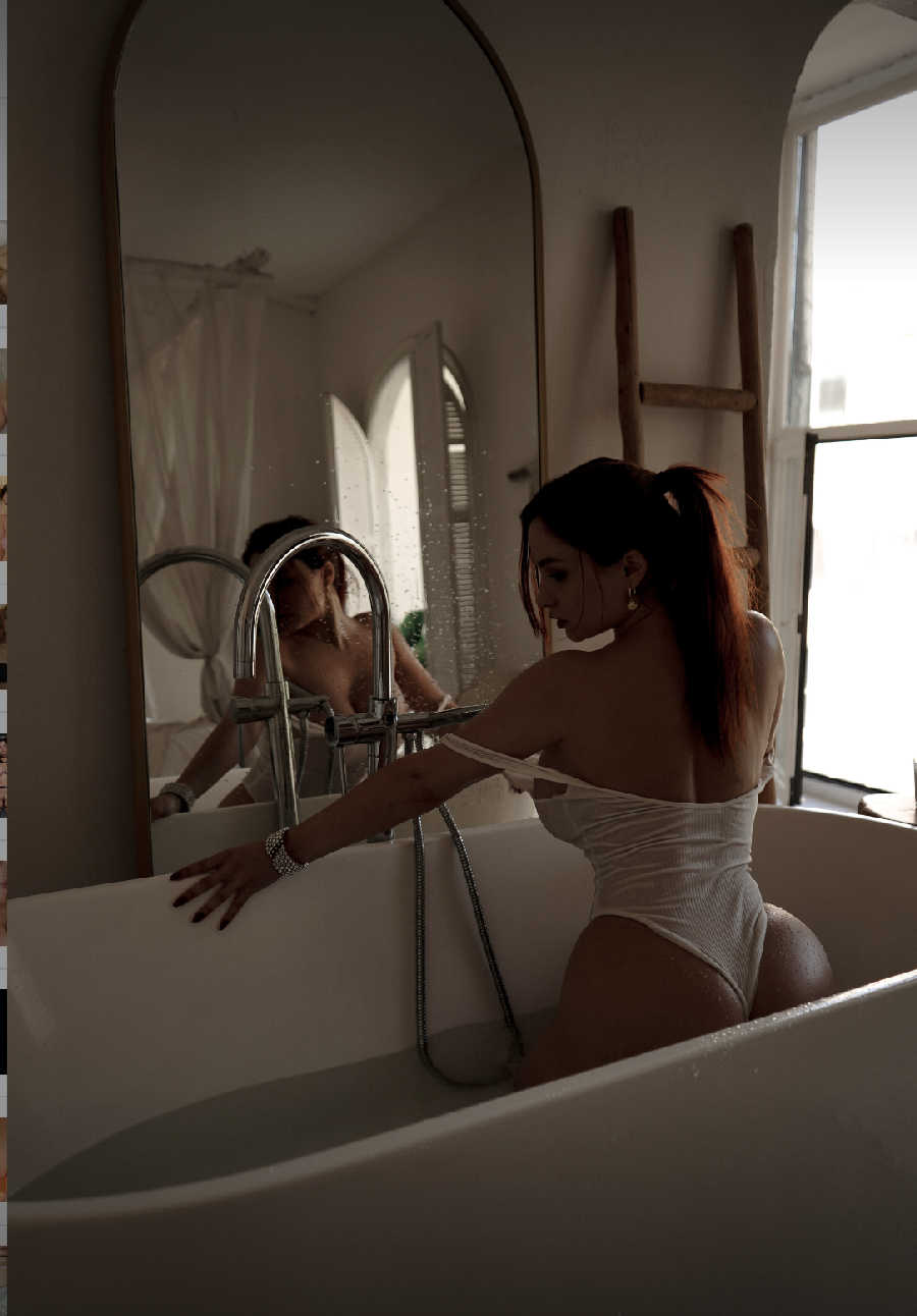 A playful frame from Miranda Faith nude — online in Sulaimaniya