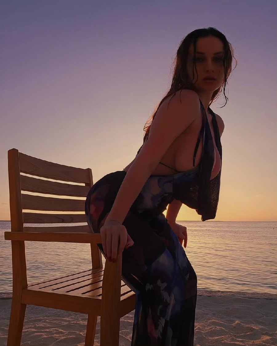 Sexy girl Miranda Faith nude in Sulaimaniya